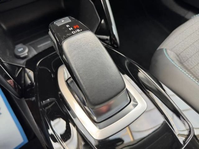 Peugeot E-2008 Allure Pack