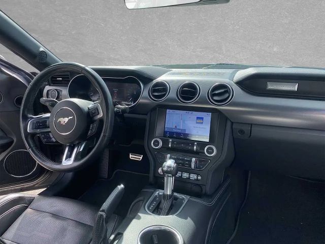 Ford Mustang Fastback GT 5.0 V8