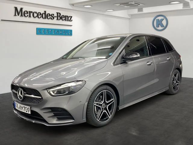 Mercedes-Benz B 200 AMG Line Sedan