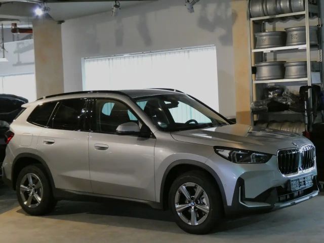 BMW X1 20d AHK,360°,Abstandstempomat,HUD,adap.LED