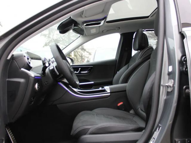 Mercedes-Benz C 200 AMG Line Sedan