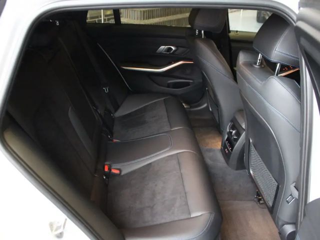 BMW 320 320d M-Sport Touring xDrive