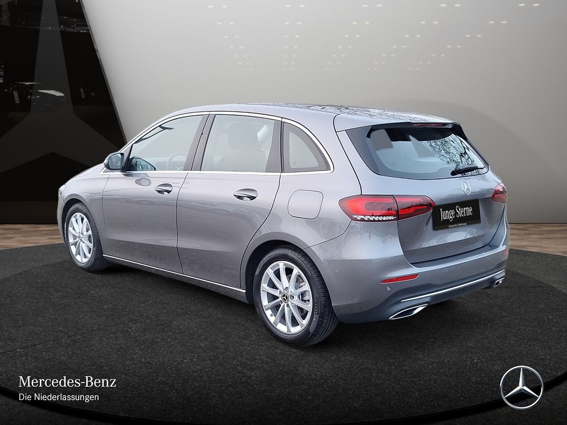 Mercedes-Benz B 180 Sedan