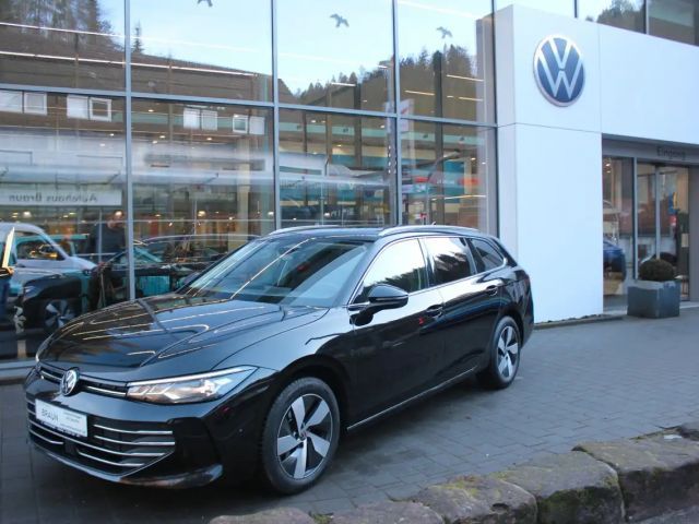 Volkswagen Passat 1.5 eTSI Business Variant
