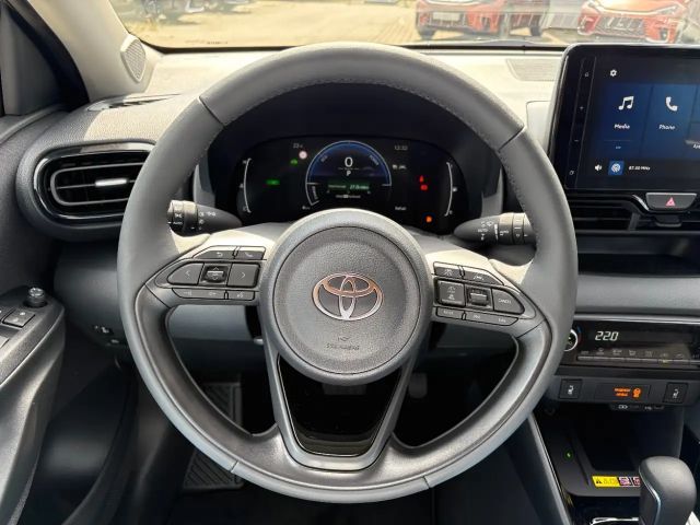 Toyota Yaris 1.5 Teamplayer ACC+LED+SHZ+Fernlichtass.