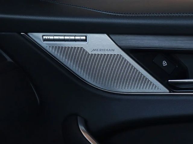 Jaguar F-Pace AWD P400e S