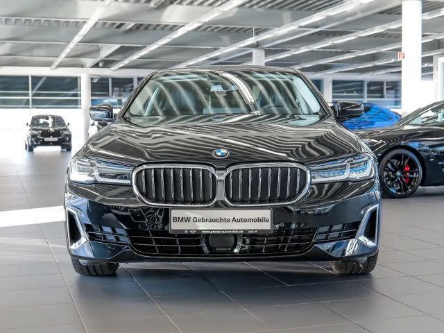 BMW 530 530d Luxury Line Sedan