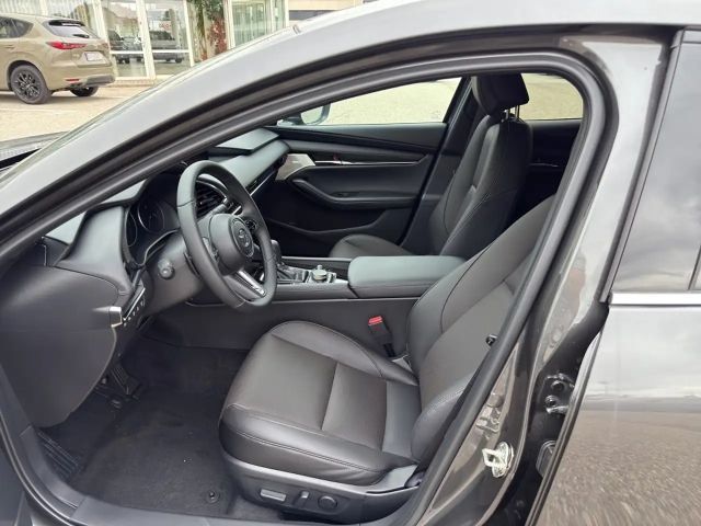 Mazda 3 4WD SkyActiv Takumi e-Skyactiv