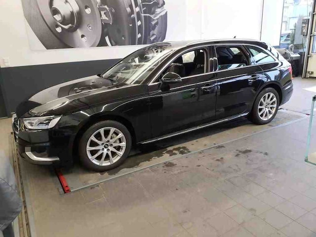 Audi A4 40 TFSI Avant Quattro S-Tronic
