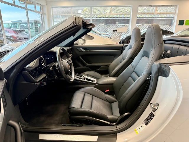 Porsche 992 Cabrio Carrera