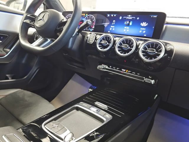 Mercedes-Benz A 180 AMG Line