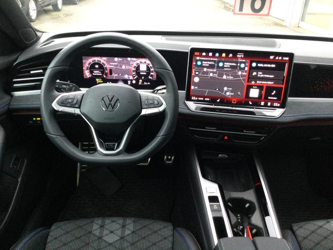 Volkswagen Passat 1.5 eTSI DSG R-Line Variant