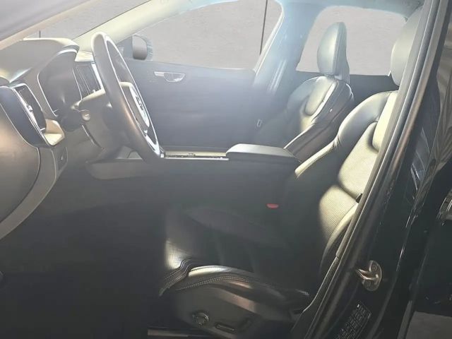 Volvo XC60 AWD Dark Plus