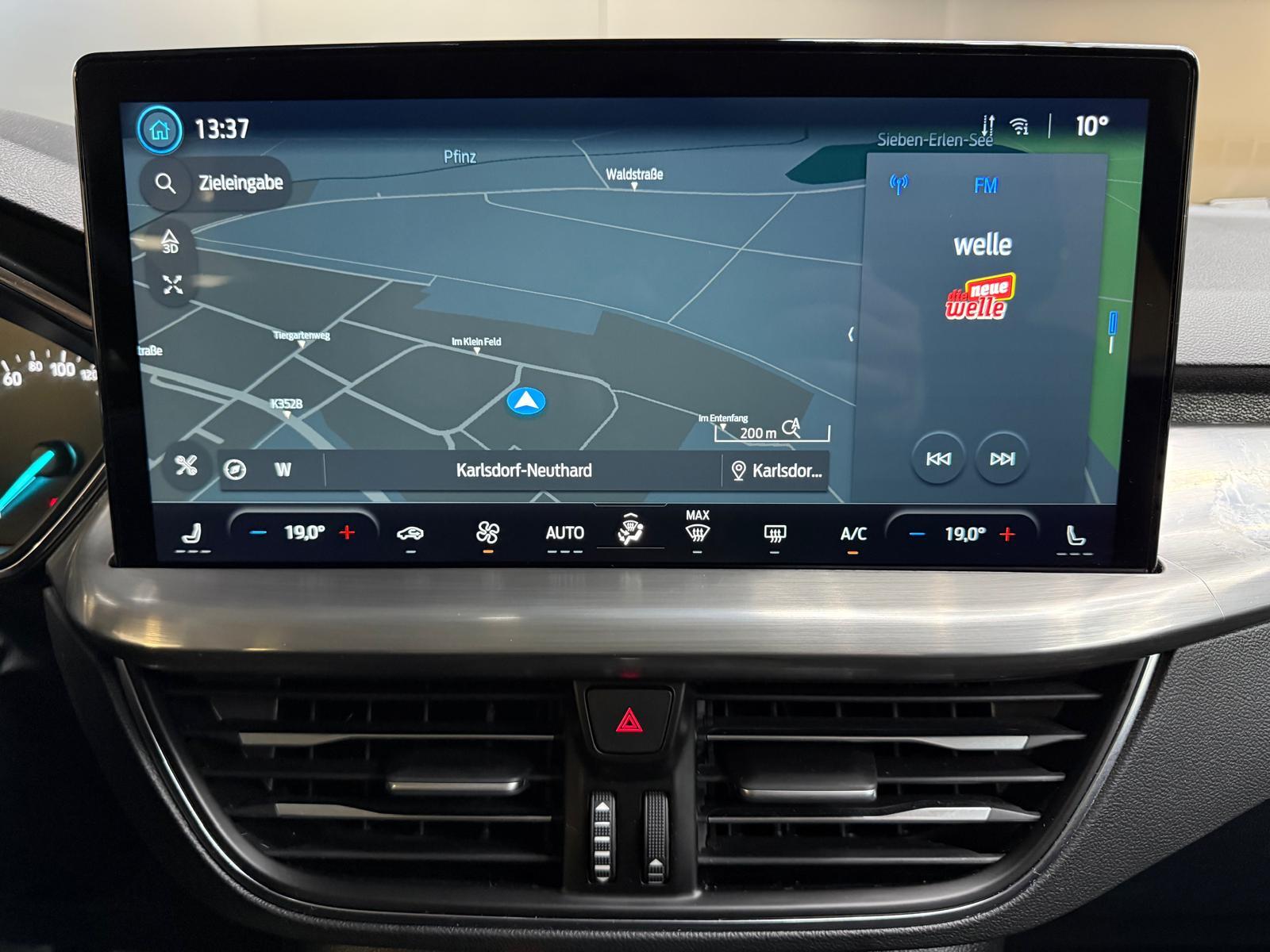 Ford Focus Tur 1.0 Titan >NAVI-LED-SHZ-TEMP-DAB-PDC+