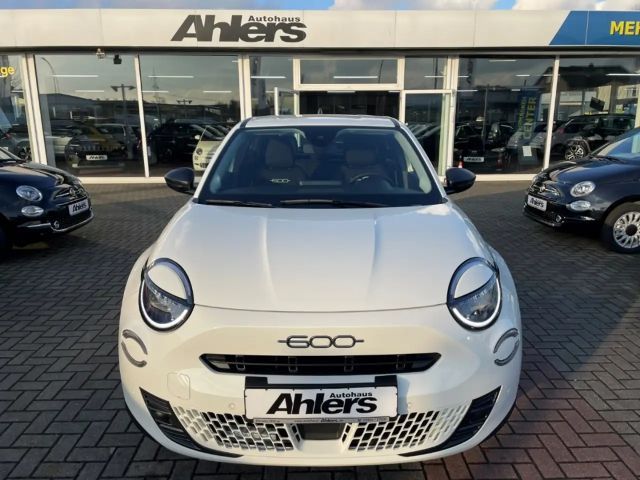 Fiat 600e +CARPLAY+KAMERA+TOTWINKEL+SITZH+KEYLESS+KLIMAAUTO+