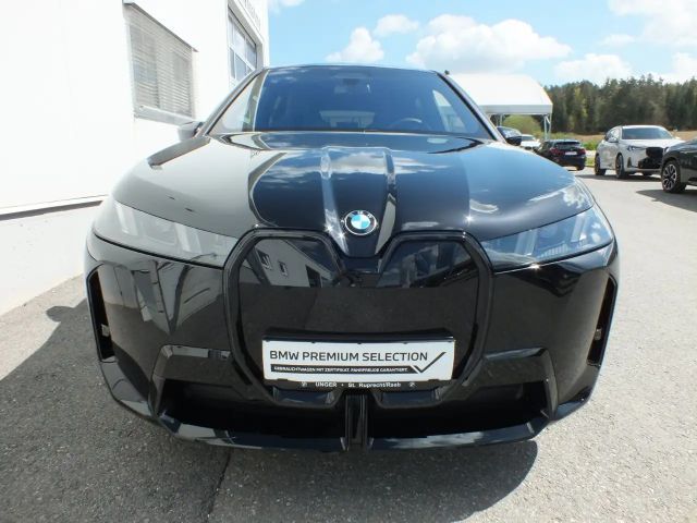 BMW iX xDrive45