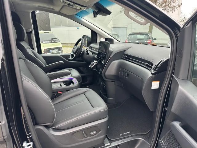 Hyundai Staria Signature