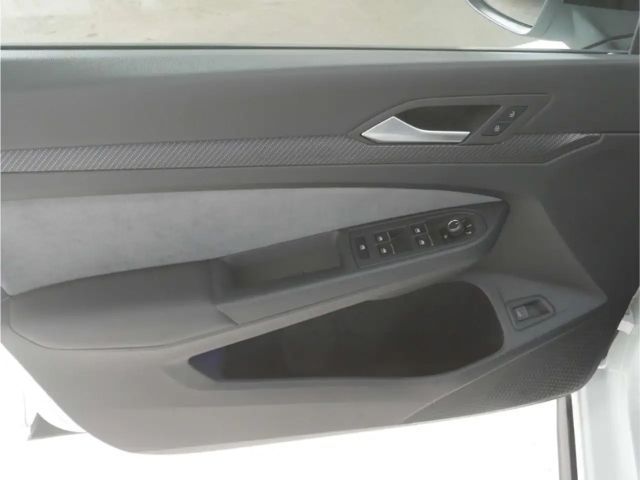 Volkswagen Golf 1.5 eTSI DSG R-Line Variant