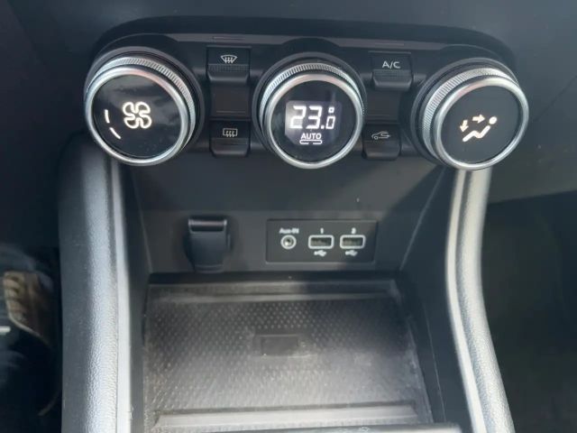 Renault Captur EDC Intens TCe 140