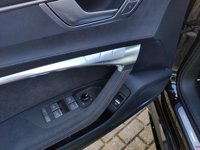 Audi A6 e-tron Avant Performance Quattro