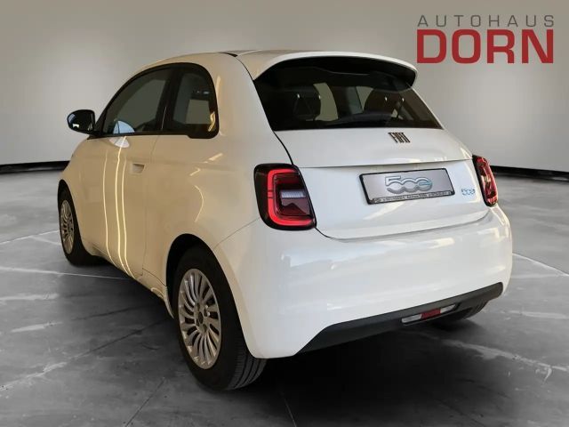 Fiat 500e LED-Tagfahrlicht Navigation DAB+ Klimaautomatik
