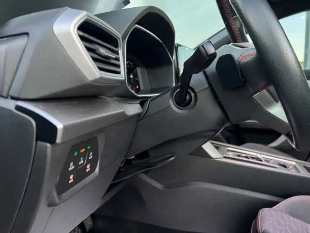 Seat Leon 1.5 eTSI FR-lijn Sportstourer