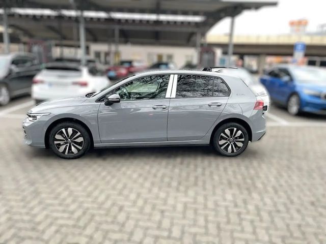 Volkswagen Golf 1.5 eTSI DSG