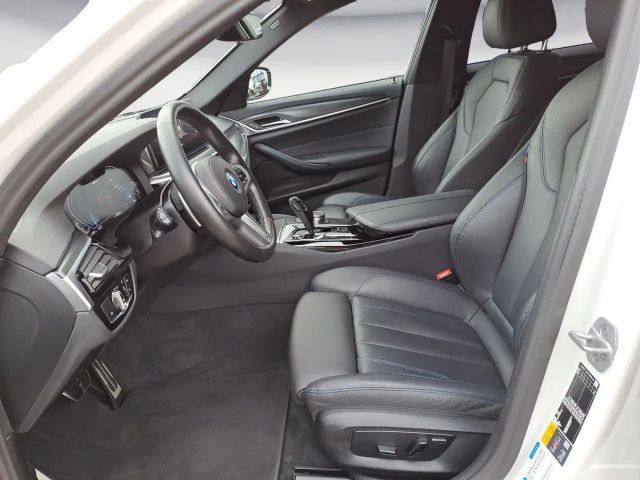 BMW 530 530e M-Sport Touring xDrive