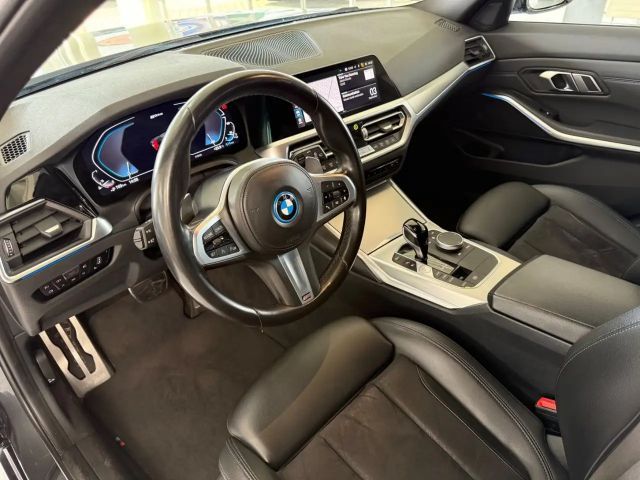 BMW 320 320e M-Sport Touring