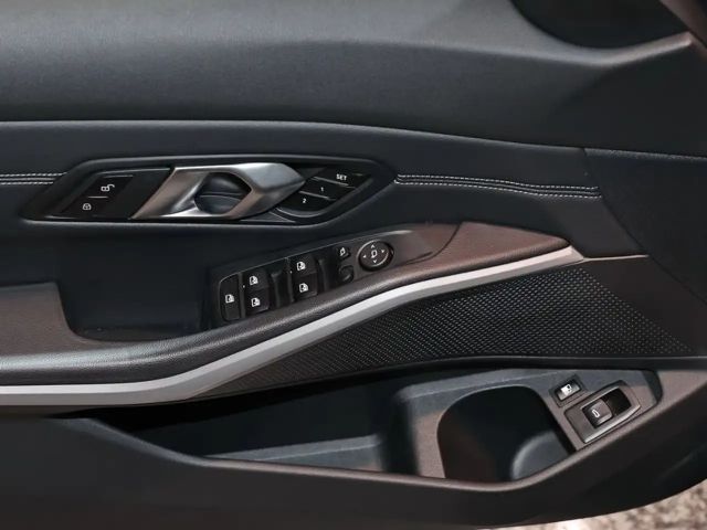 BMW 330 330e Touring xDrive