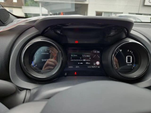 Toyota Yaris Hatchback Style