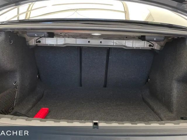 BMW 320 320d M-Sport Sedan