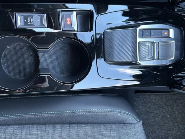 Peugeot E-2008 Allure Pack