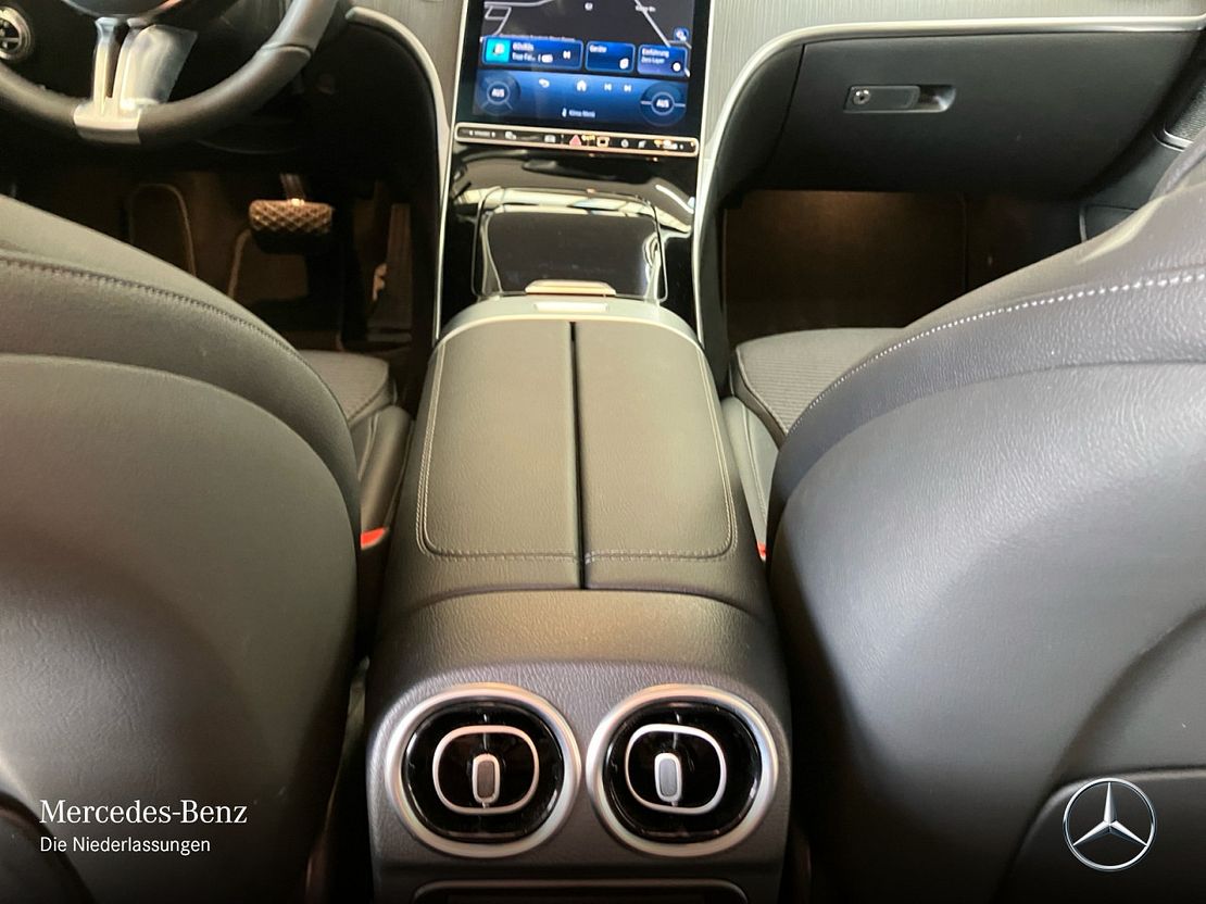 Mercedes-Benz C 180 AVANTGARDE Sedan