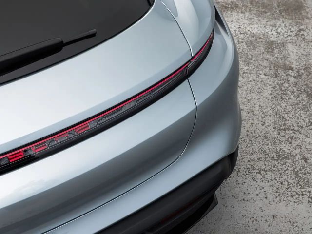 Porsche Taycan 4 Cross Turismo