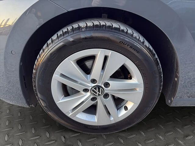 Volkswagen Golf DSG Life