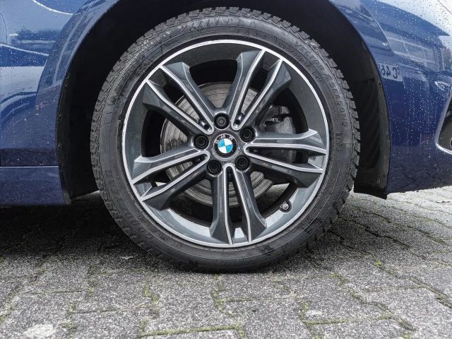 BMW 118 118i Sedan Sport Line