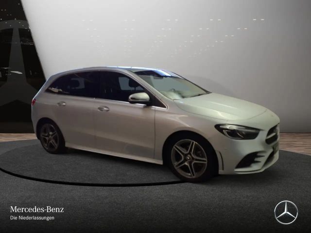Mercedes-Benz B 200 AMG Line Sedan