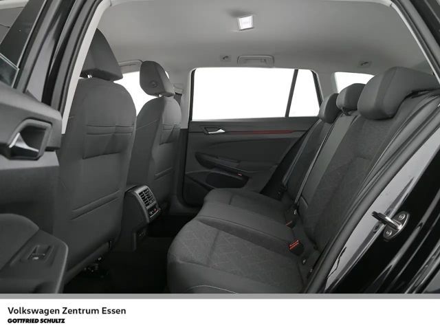 Volkswagen Golf Life Variant