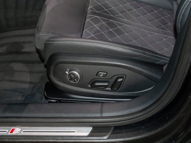 Audi A4 40 TFSI Quattro S-Line S-Tronic Sedan