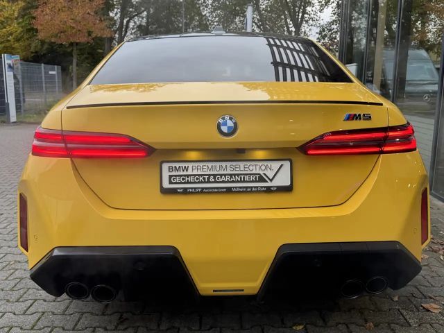 BMW M5 Sedan