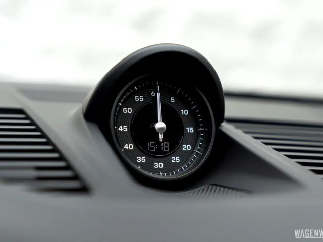 Porsche 992 4 Cabrio Targa