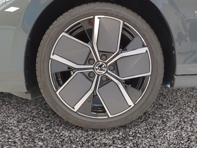 Volkswagen Golf 1.5 eTSI DSG Variant