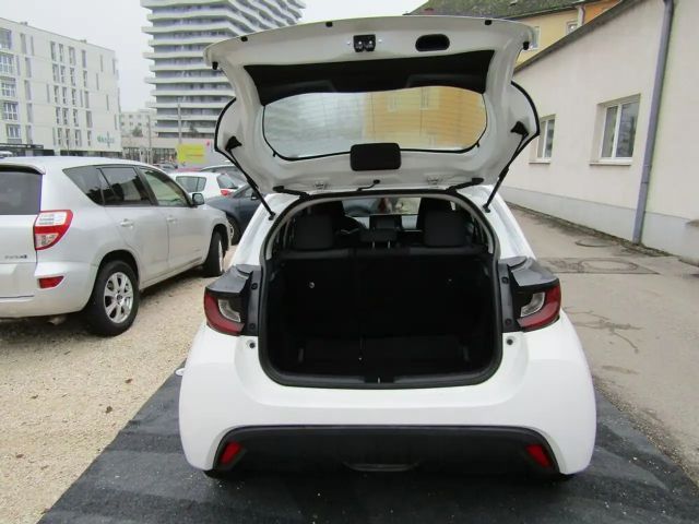 Toyota Yaris Active