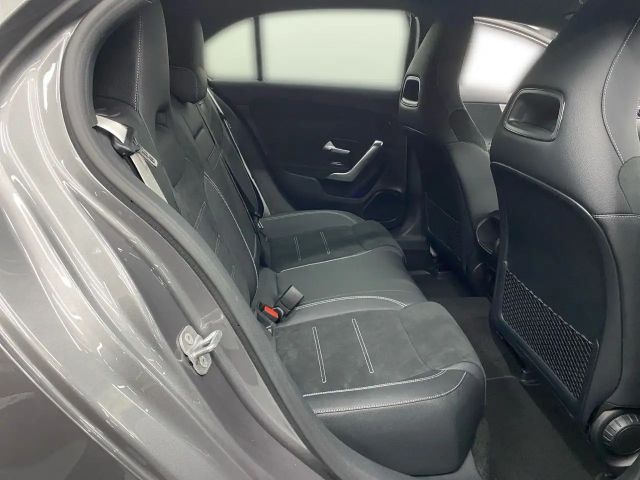 Mercedes-Benz A 200 AMG Line