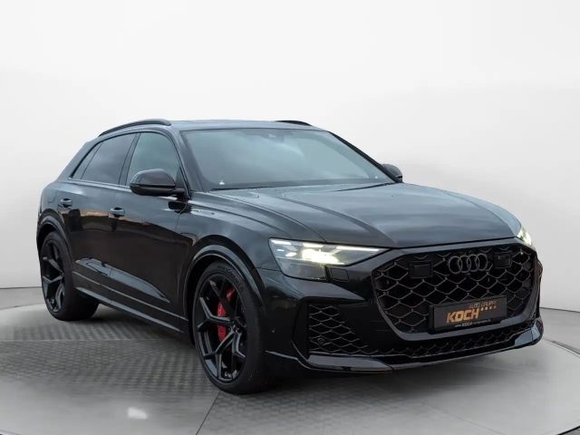 Audi RS Q8 Performance