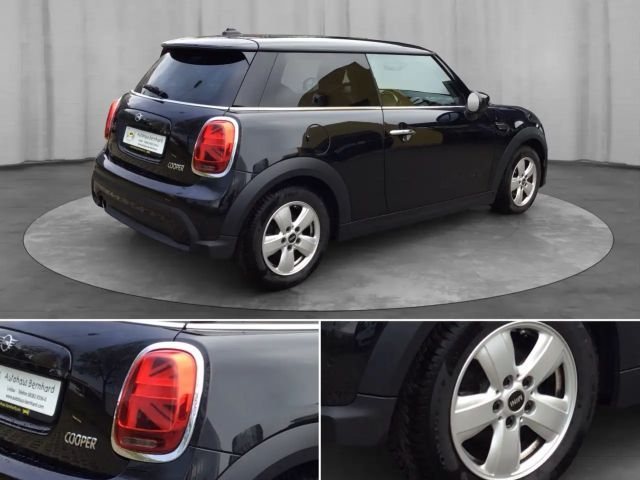 MINI Cooper Automatik 3t. Essential Trim