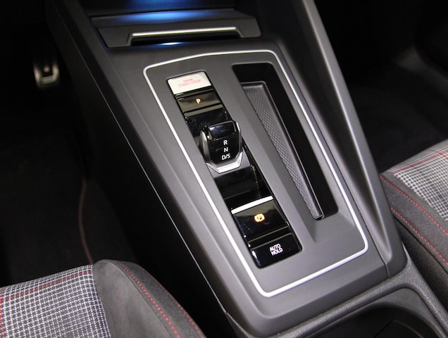 Volkswagen Golf 2.0 TSI DSG