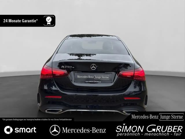 Mercedes-Benz A 250 A 250 e AMG Line