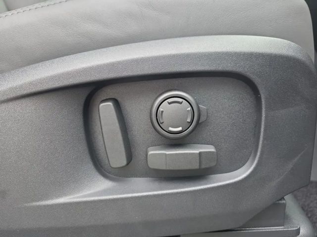 Land Rover Defender 110 D300 Dynamic HSE